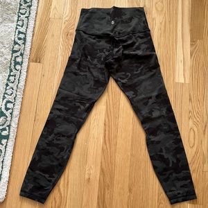 Lululemon Align Camo - 25 Inch - Size 6